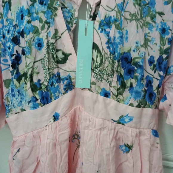 Women's dress - Picture 2 of 2